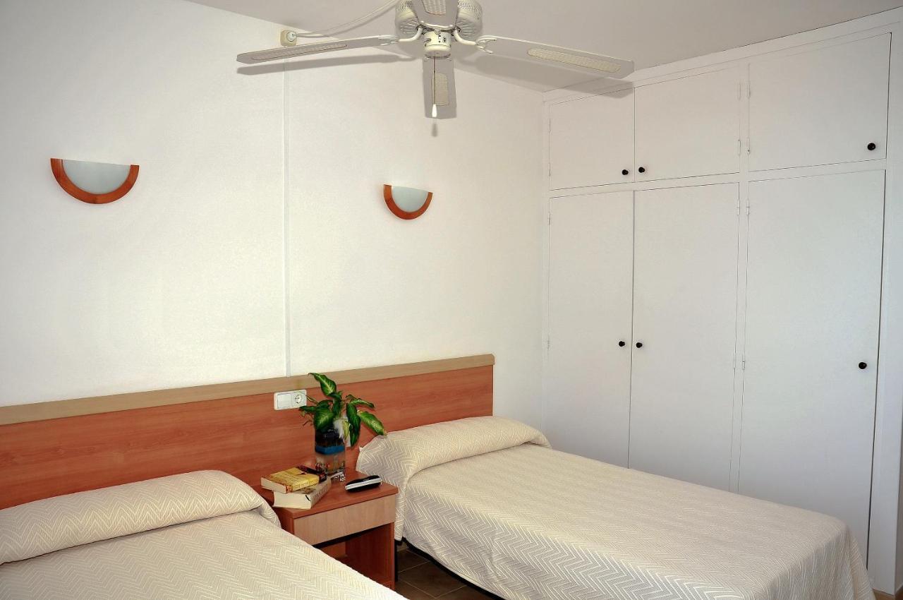 S'Arenal Apartments Portinatx Zimmer foto